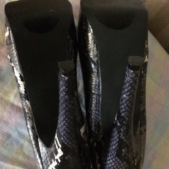 Qupid Heels Size 6.5 - Picture 3 of 3